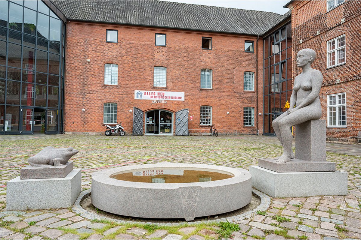 (c) Museen im Kulturzentrum Museen im Kulturzentrum